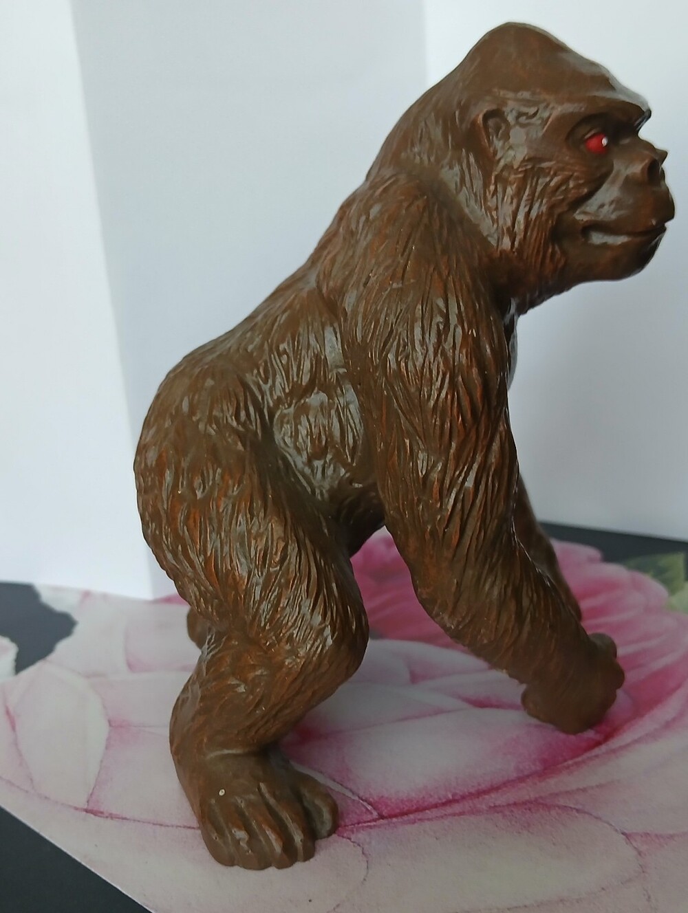 Vintage Ape Figure With Red Eyes- Dated - 4.5" - Picture 3 of 4